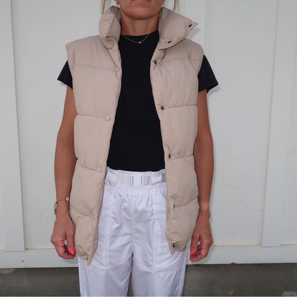 Oversized Tan puffer vest